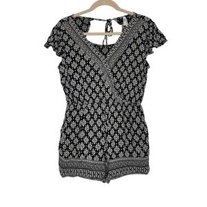 MUDD | WOMEN’S WRAP FRONT ROMPER‎ OPEN BACK BLACK WHITE PRINT SIZE L